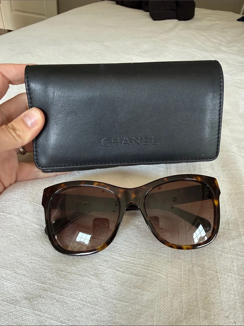 CHANEL Tortoiseshell Cat-Eye Sunglasses - Brown with quilted chanel case